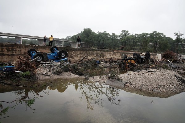 可查证券配资查询 美国得州洪灾已致49人死亡 仍有数十人失踪