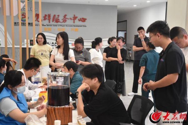 可查证券配资查询 关爱小微企业创业者！平度经开区在中开院开展园区义诊活动